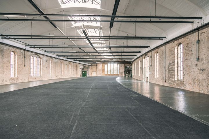 POSTBAHNHOF AM OSTBAHNHOF Haupthalle