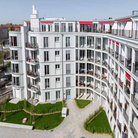 ENTREE Fassade Westkurve