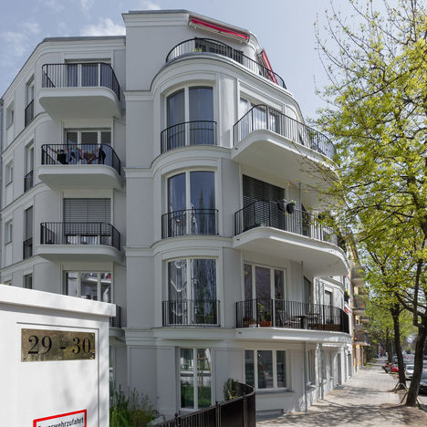 ENTREE Ostbalkone Hof 1